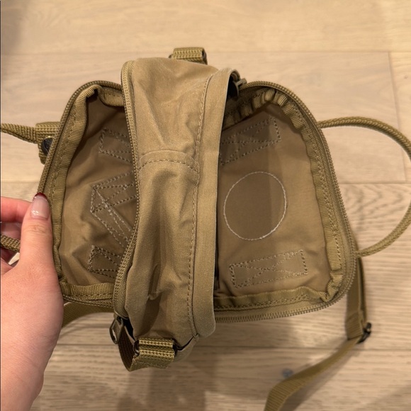 Kånken Mini Shoulder Bag - Sand - Picture 3 of 4